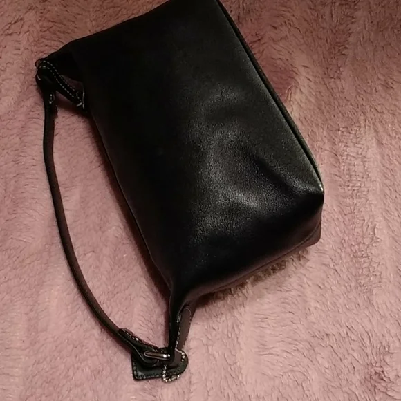 Vintage Authentic small/mini coach black leather handbag - Picture 7 of 8